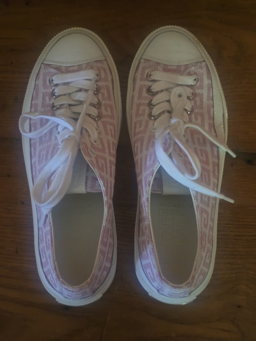 Givenchy Pink Patterned Low-Top Sneakers - Picture 14 of 16